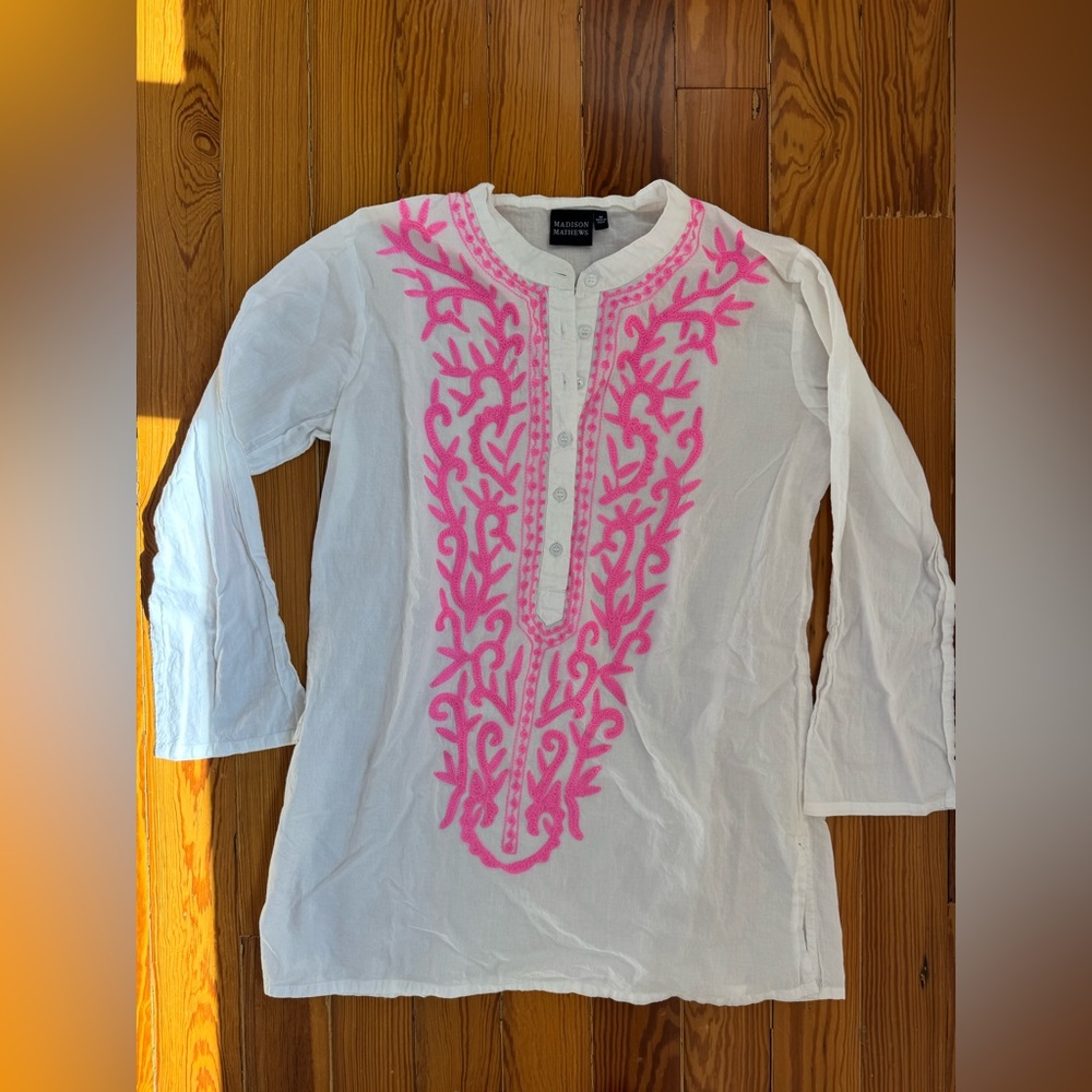 Madison Mathews White Tunic with Hot Pink Embroidery